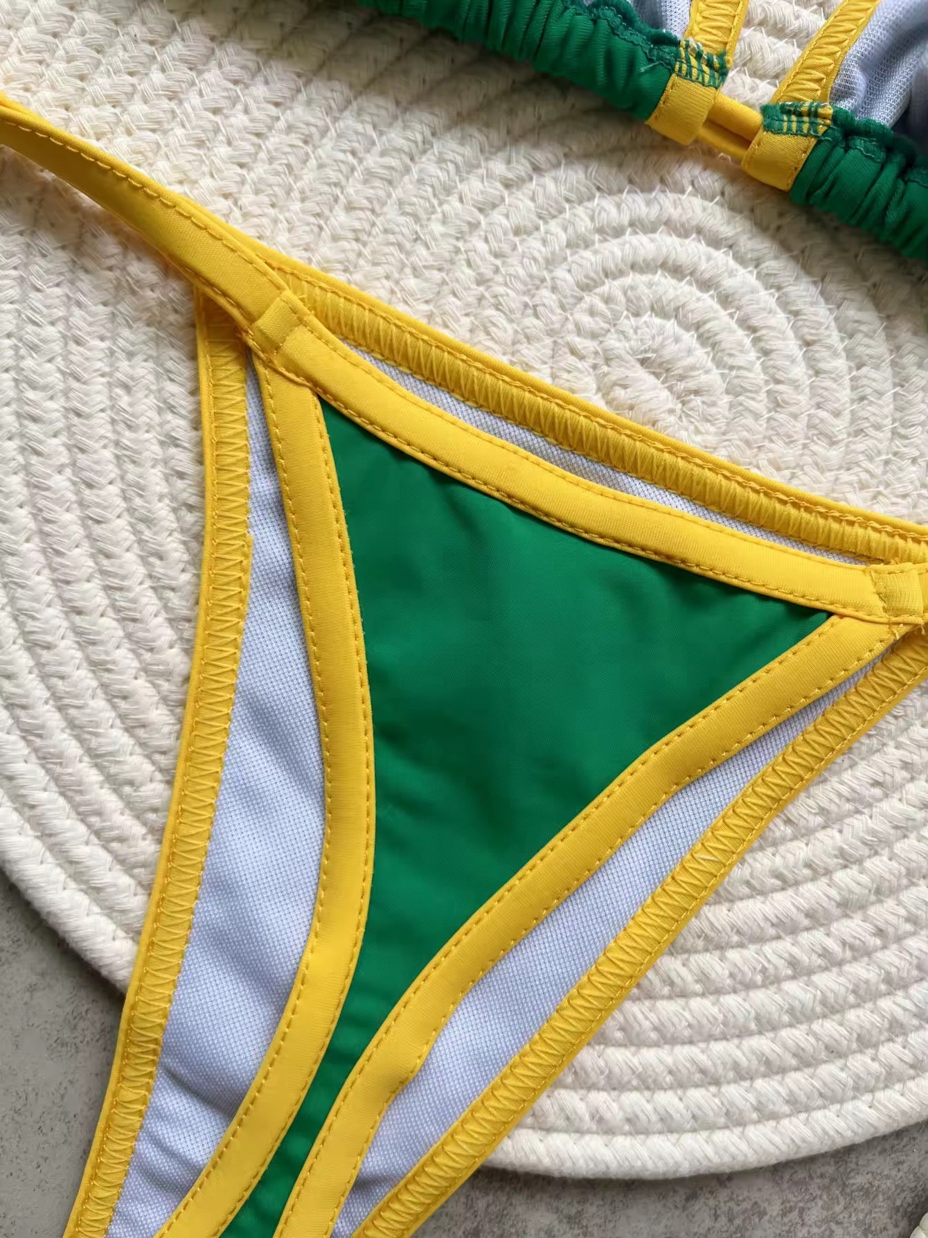 Beachwear | Bikini Brasil Tropical – Stampa Verde e Oro