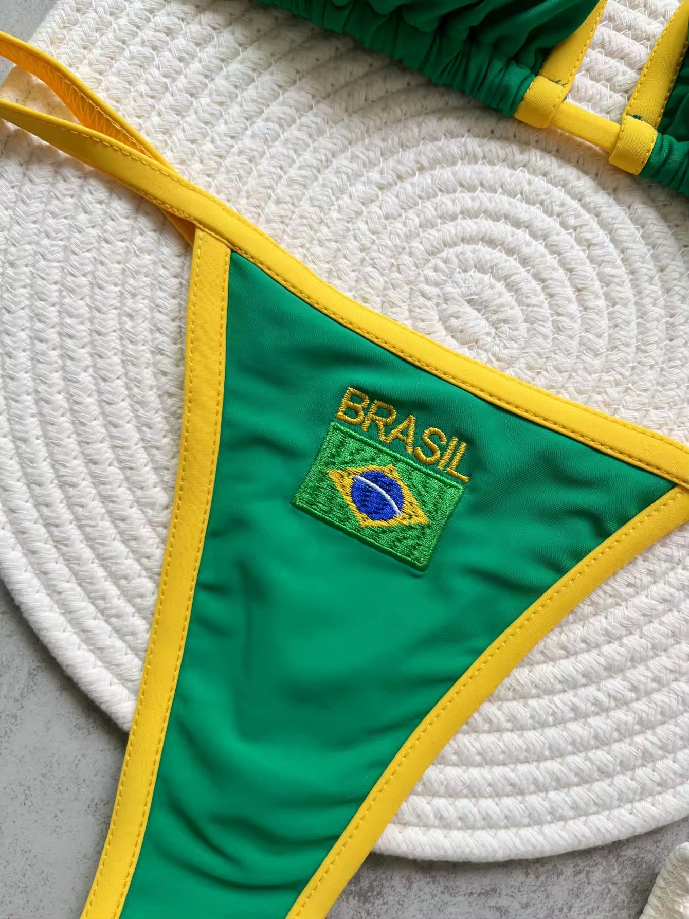 Beachwear | Bikini Brasil Tropical – Stampa Verde e Oro